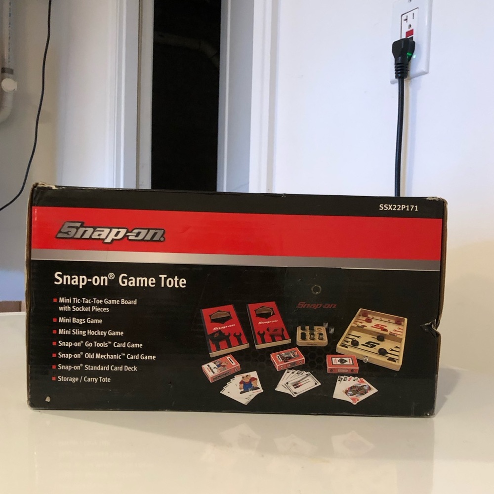 SNAP ON GAME TOTE